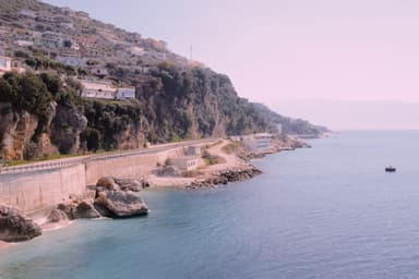 Αλβανία: Δίωξη 27 ακόμη διαδηλωτών για το θέρετρο Κούσνερ – «δεν πωλείται» το σύνθημα κατά Ράμα