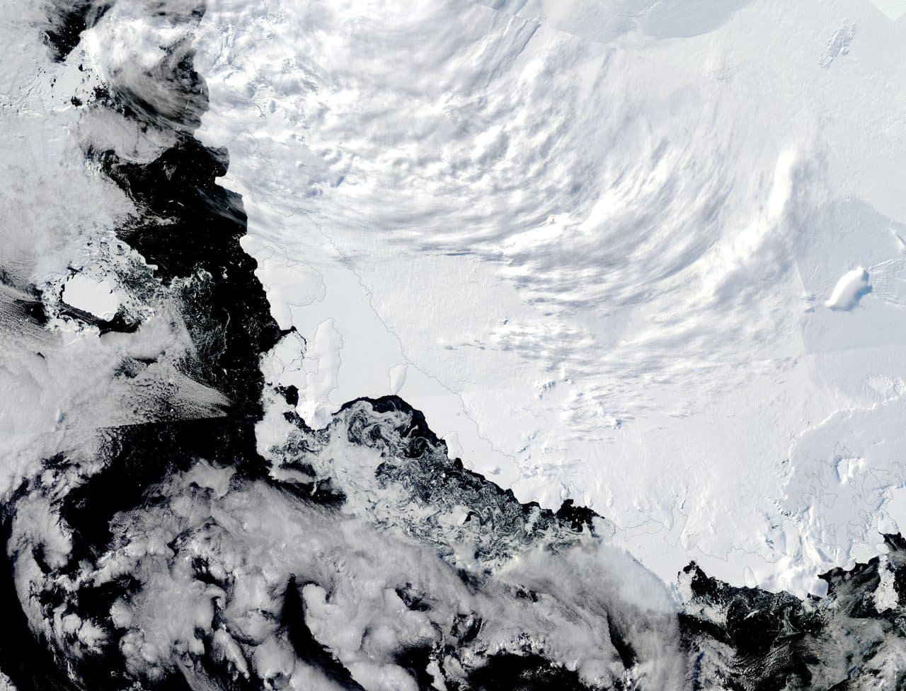 Antarctic sea ice — φωτογραφία αρχείου · MODIS Land Rapid Response Team, NASA GSFC / Public domain, μέσω Wikimedia Commons