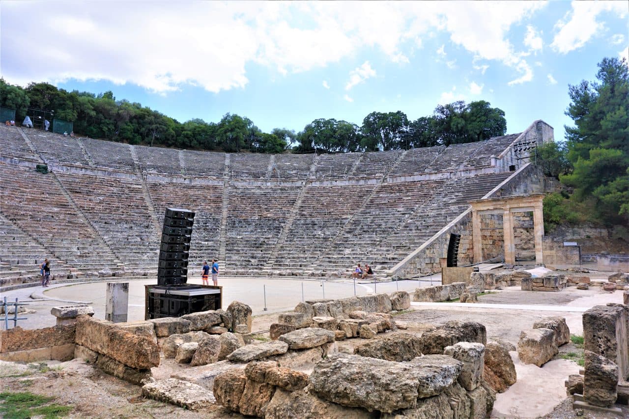 Αρχαίο Θέατρο Επιδαύρου — φωτογραφία αρχείου · Joyofmuseums / CC BY-SA 4.0, μέσω Wikimedia Commons