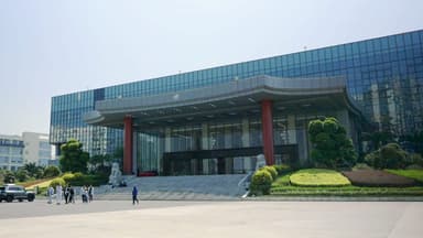 BYD «Flash Charging»: δίκτυο 1.500 kW με 3.000 σταθμούς στην Ευρώπη έως το 2027 — και η υπόσχεση των πέντε λεπτών
