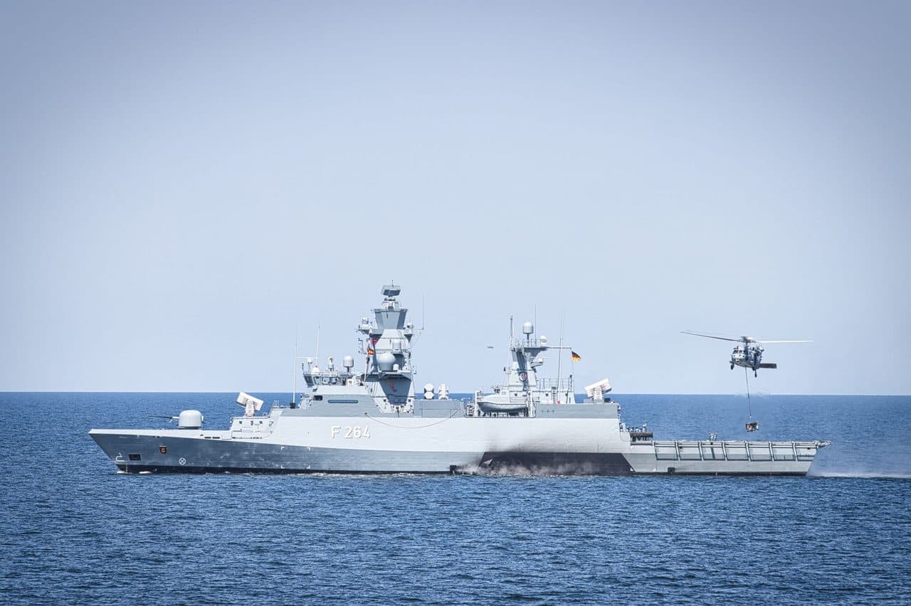 Φρεγάτα εν πλω — φωτογραφία αρχείου (δεν απεικονίζεται ελληνική φρεγάτα). Germannavyphotograph / Pexels License, μέσω Pexels