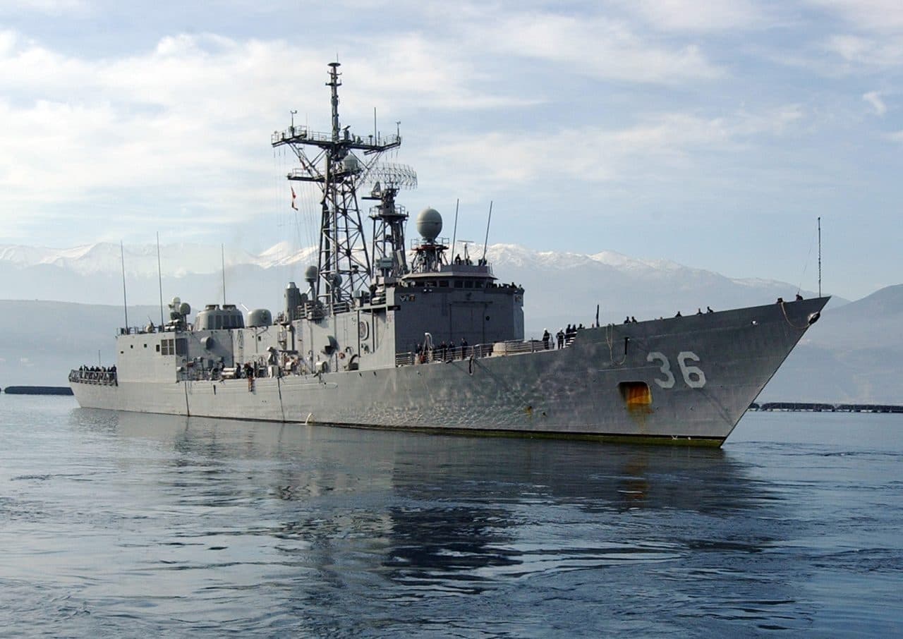 Greek navy frigate — φωτογραφία αρχείου · U.S. Navy photo by Mr. Paul Farley / Public domain, μέσω Wikimedia Commons