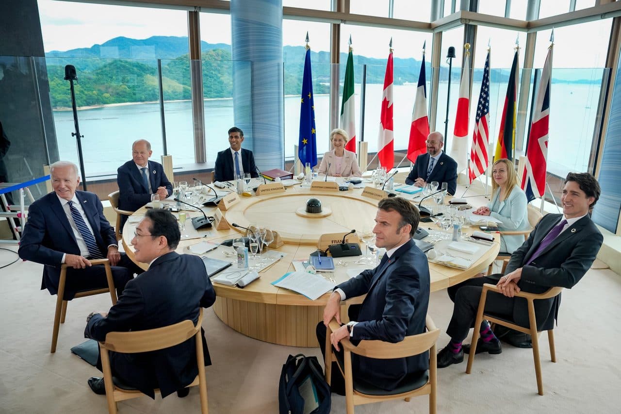 G7 summit table — φωτογραφία αρχείου · The White House / Public domain, μέσω Wikimedia Commons
