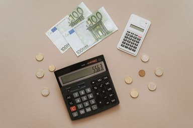 Κρατικό credit score: από τον Σεπτέμβριο πολίτες και επιχειρήσεις μπορούν να πάρουν βαθμό A έως D