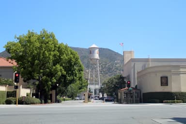 Ομοσπονδιακό «πράσινο φως» στο deal Paramount–Warner Bros των 111 δισ. — αλλά οι εκκρεμότητες μένουν ανοιχτές