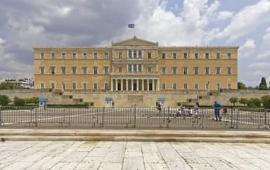 Συνταγματική αναθεώρηση: Στη Βουλή η πρόταση της ΝΔ για 30 άρθρα — τι περιλαμβάνει και πού βρίσκεται η διαδικασία
