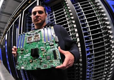 Χατζηδάκης: 1 δισ. σε μια τριετία από το Εθνικό Επενδυτικό Ταμείο — πρώτη στάση οι ψηφιακές υποδομές