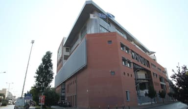 Υπερπλεονάσματα στην πλάτη του νοικοκυριού: πώς η ακρίβεια γεμίζει τα δημόσια ταμεία